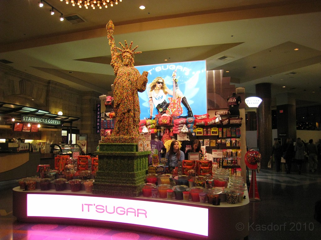 Las Vegas 2010 - Casinos - Buffets 0321.JPG - The 2010 Las Vegas Fire - Ice and Sweat Tour. Half Marathon, Red Rock Canyon, Casinos, Valley of Fire.... and buffets!